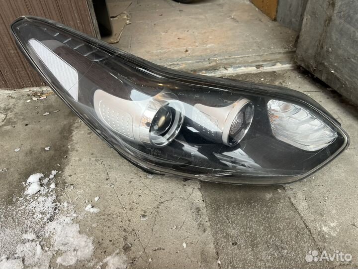 Блок фара правая оригинал бу Kia Sportage 4