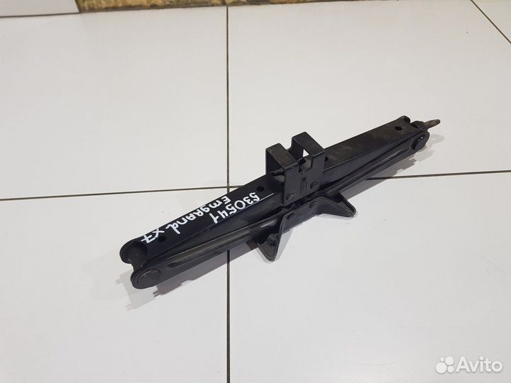 Домкрат (Geely Emgrand X7)