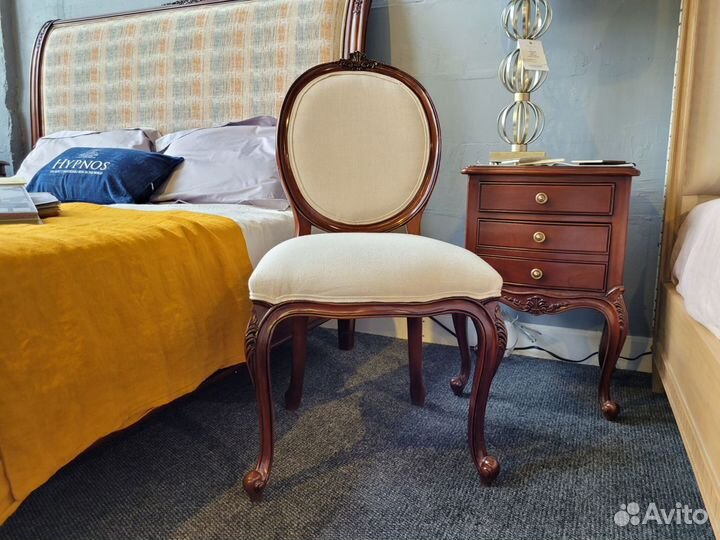 Стул черный