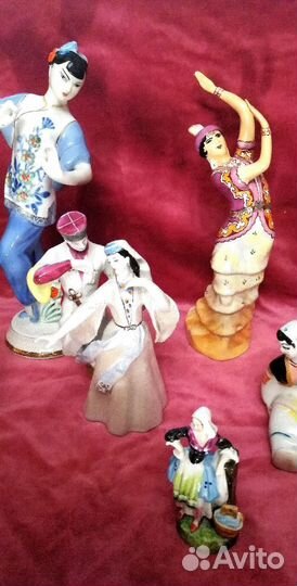 Фарфоровые статуэтки