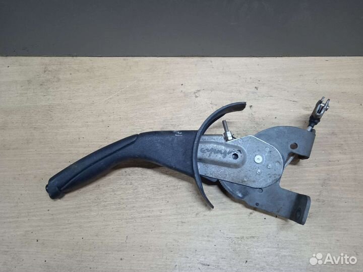 Рычаг стояночного тормоза Mitsubishi carisma митсу