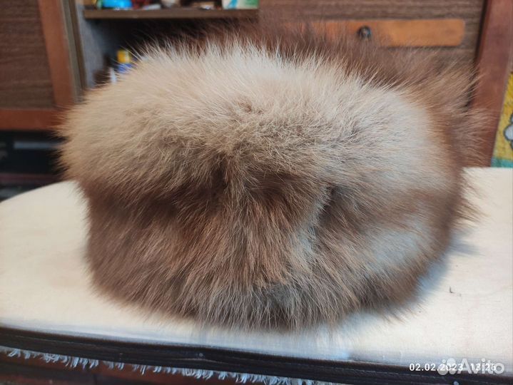 Женские меховые шапки