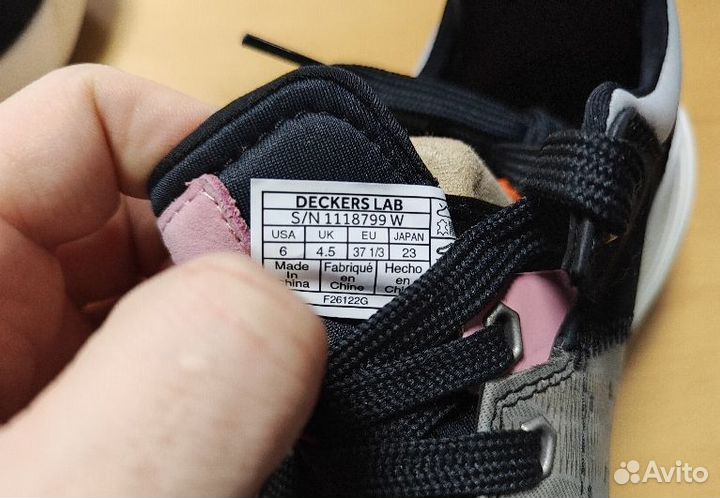 Кроссовки Deckers X Lab