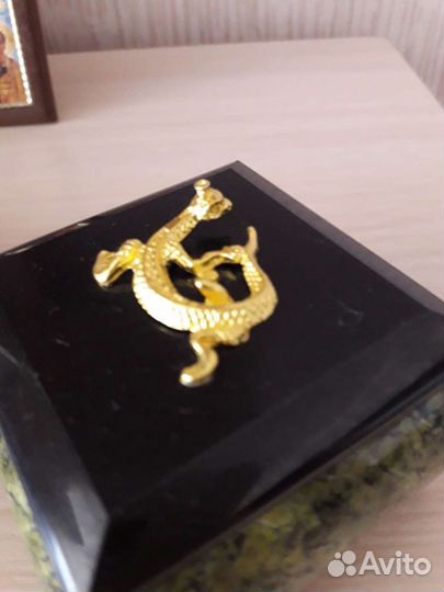 Малахитовая шкатулка