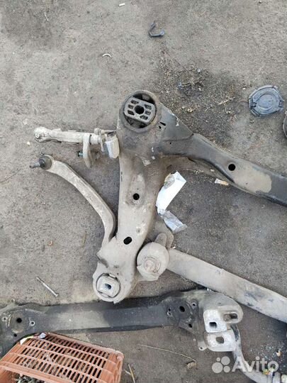 Подрамник Ауди а8 д3 передний