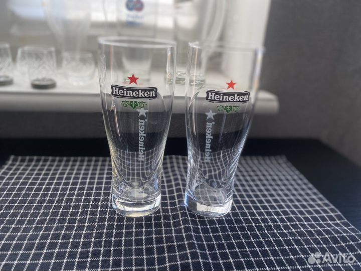 2 стакана Heineken по 0,5 л