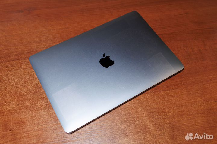 Macbook Pro 13' 2020. Intel i5, 8-256