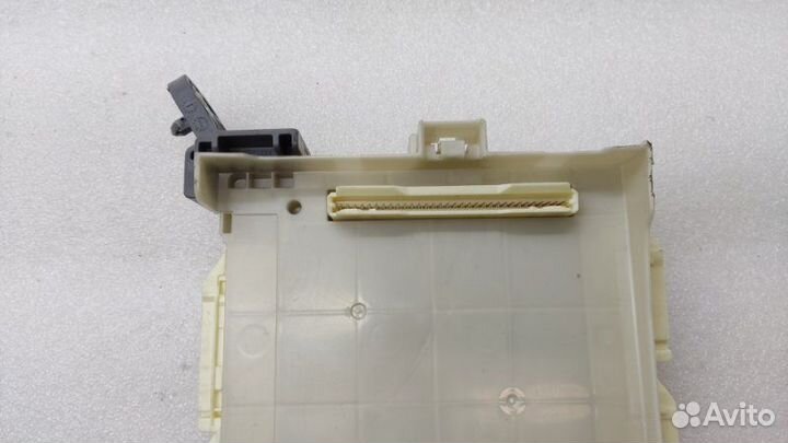 Б/У Б/У Блок предохранителей салонный