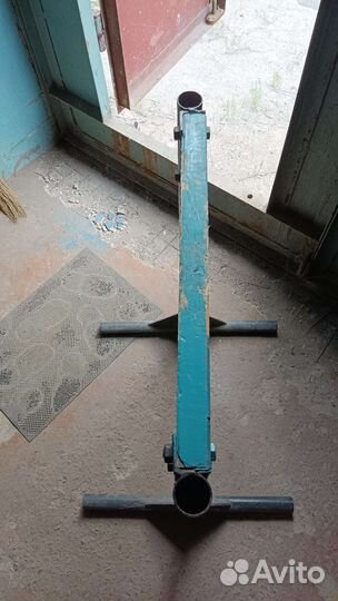 Стойка для хранения лодочного мотора