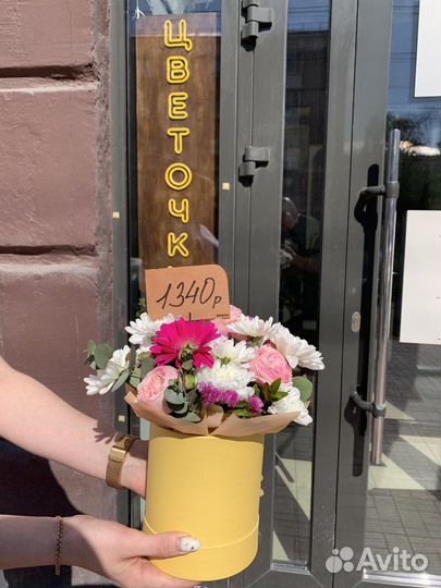 Цветы в шляпной коробке