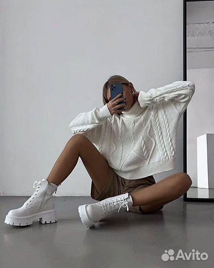 Свитер женский