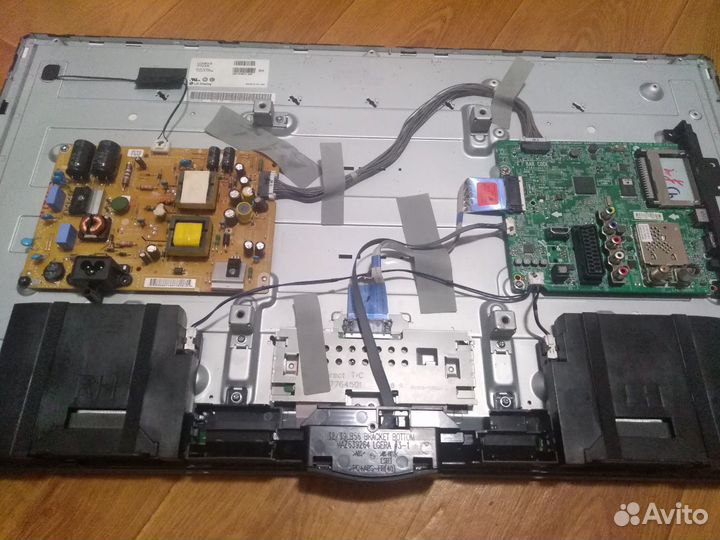 Телевизор на запчасти lg 32lb561v