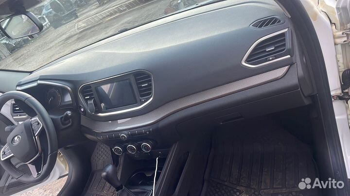 Панель на LADA vesta