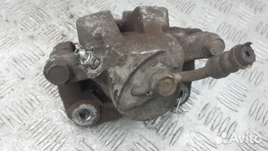 Суппорт тормозной задний правый toyota RAV 4 ZSA3