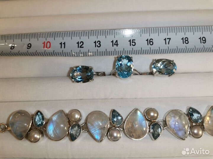 Очень крупные природные топазы