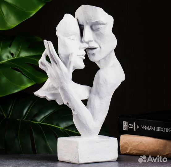 Статуэтка сувенирная