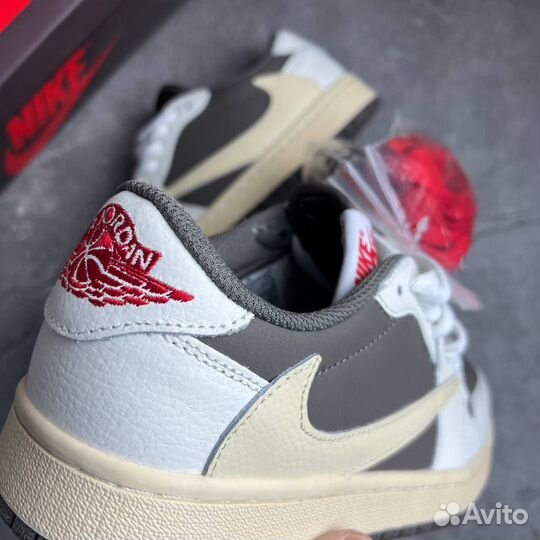 Air Jordan 1 Low Travis Scott Reverse Mocha