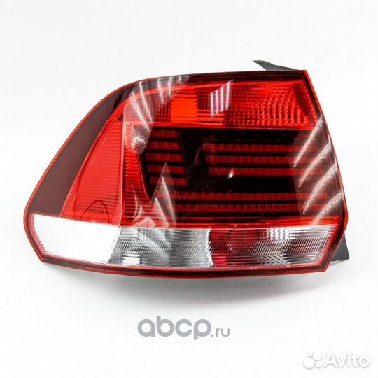 Фонарь задний Volkswagen Polo 2015