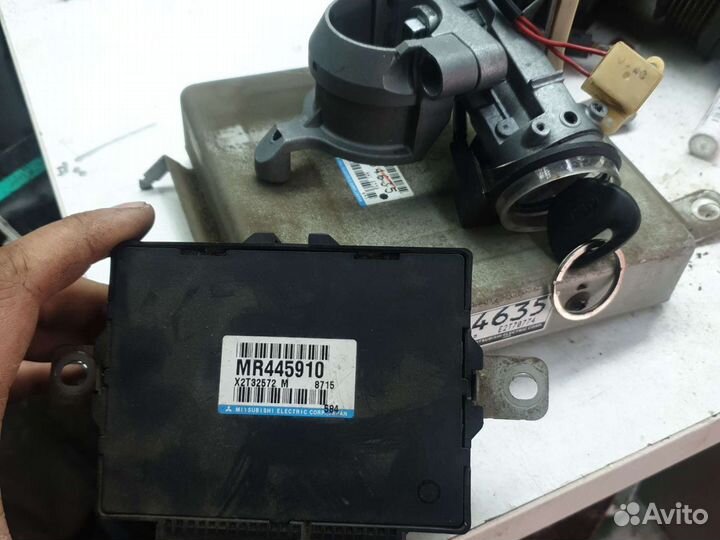 Эбу Mitsubishi MD354635 Лансер 7