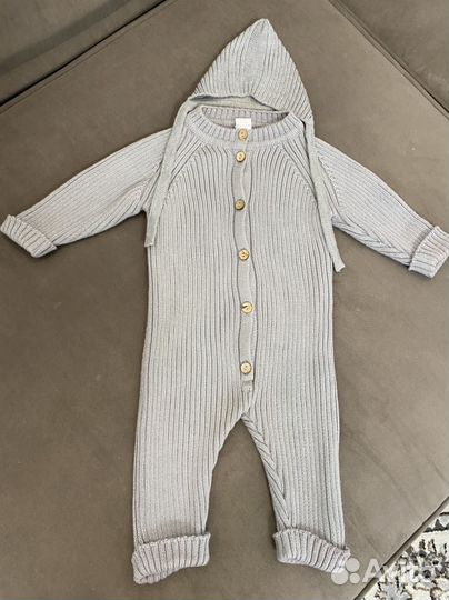 Комбинезон и чепчик