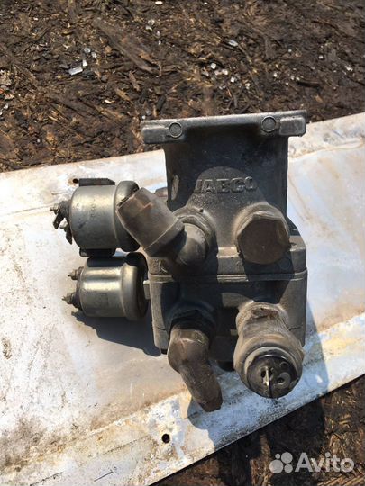 Кран тормозной главный для howo