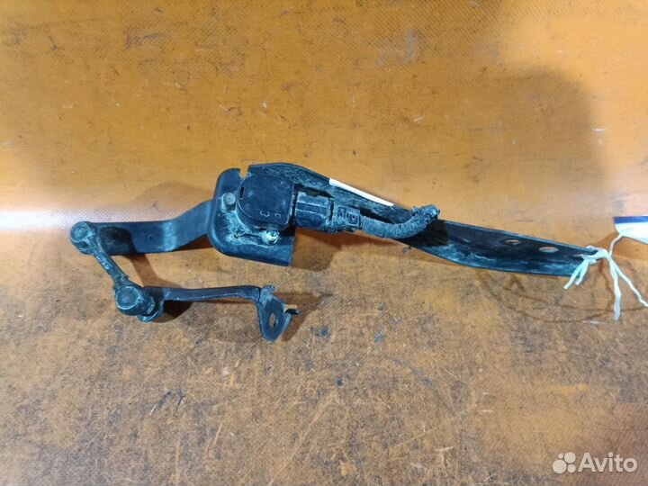 Датчик наклона фар Toyota Vitz KSP90 (Заднее)