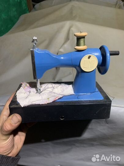 Детская швейная машинка СССР