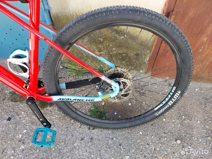 Велосипед горный GT avalanche comp 29