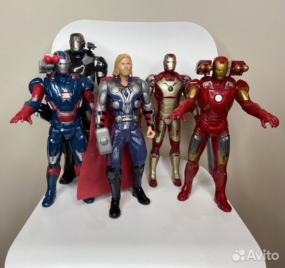 Фигурки из фильма «Мстители»