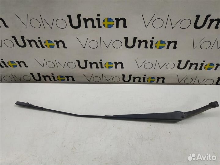 Поводок стеклоочистителя передний правый Volvo S6