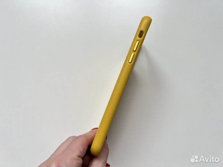 Чехол для iPhone 11 pro max кожаный желтый