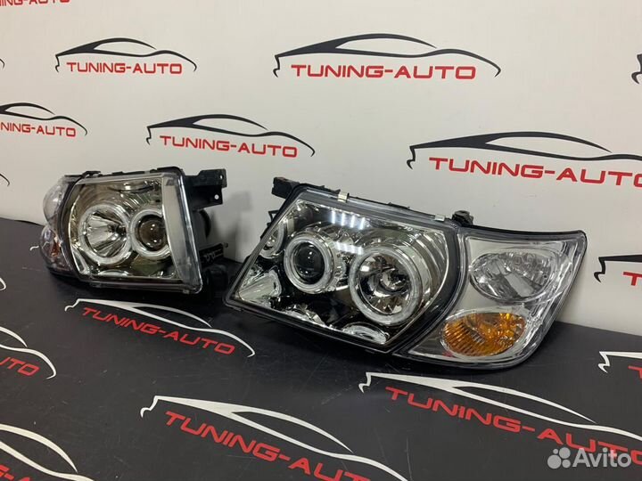 Фары хром с анг. глазками Nissan Safari Y61 комплект