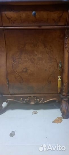 Антикварный буфет модерн