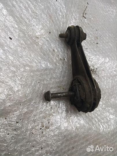 Ваз 2110 1.6 16 кл 124 подушка двигателя кронштейн