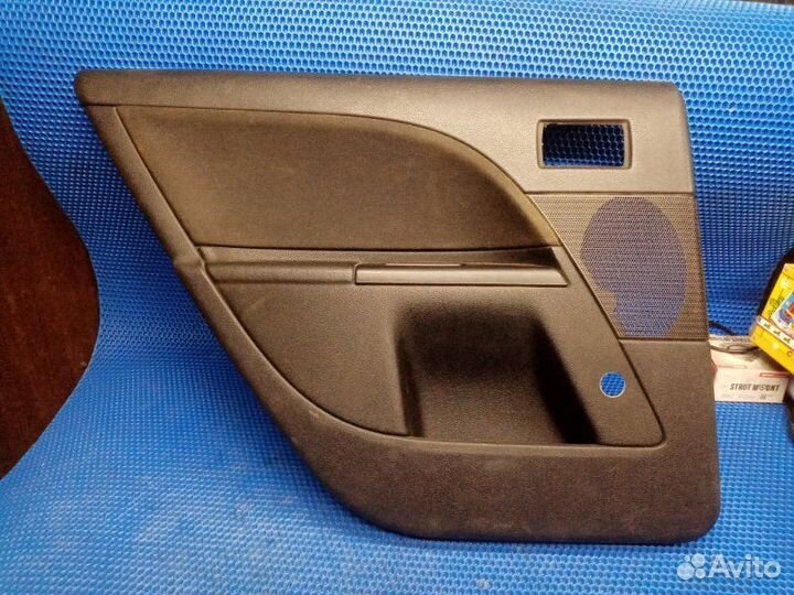 Обшивка карта двери задняя левая Ford Mondeo 3