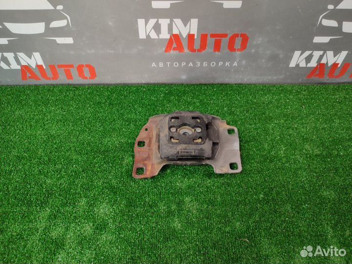 Подушка МКПП левая Ford Focus 3 седан 2.0L duratec