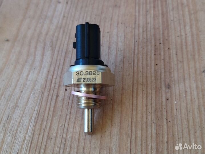 Датчик температуры двигателя renault