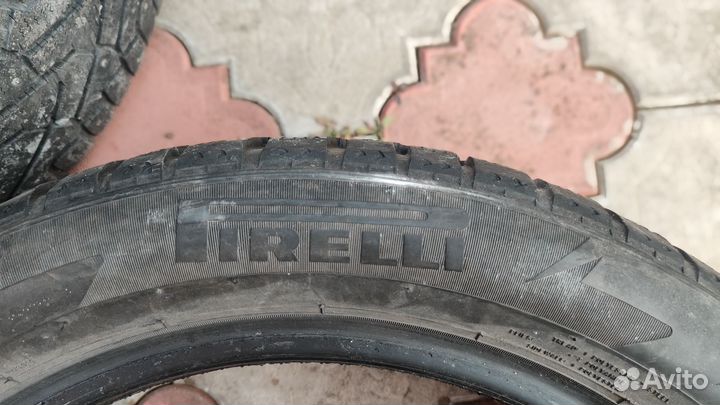 Pirelli Ice Zero 215/50 R17