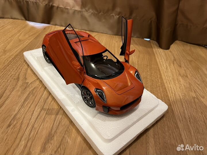 Модель 1/18 almost real jaguar c-x75