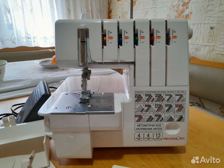 Коверлок merrylock
