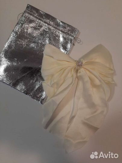 Заколка для волос бант