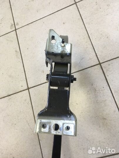 Петля багажника правая Citroen C4 B7