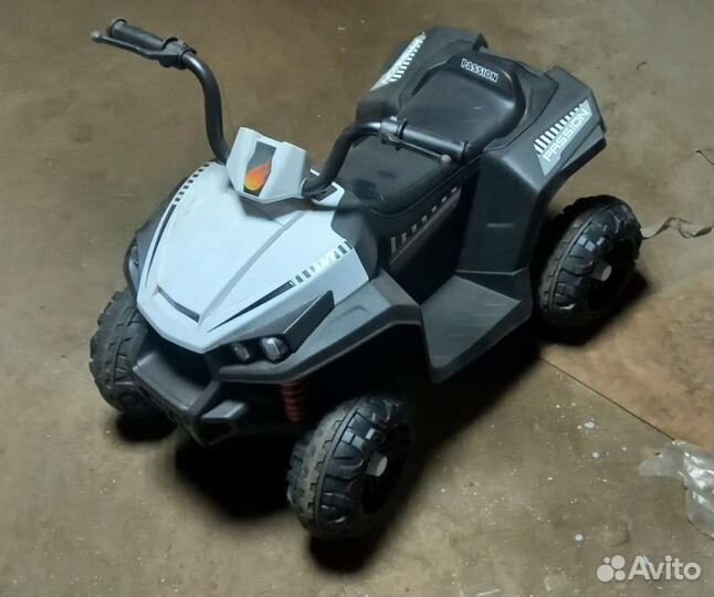 Детский электромобиль