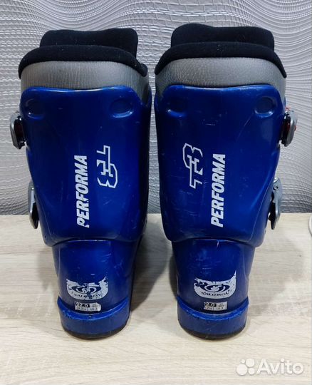 Горнолыжные ботинки детские