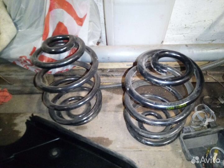 Продаю пружины от форда