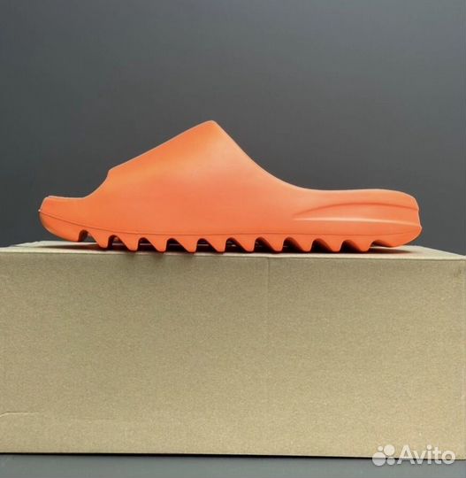 Тапки adidas Yeezy slide