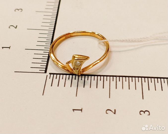 Золотое кольцо с бриллиантом (22110)