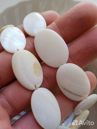 Бусы из перламутра
