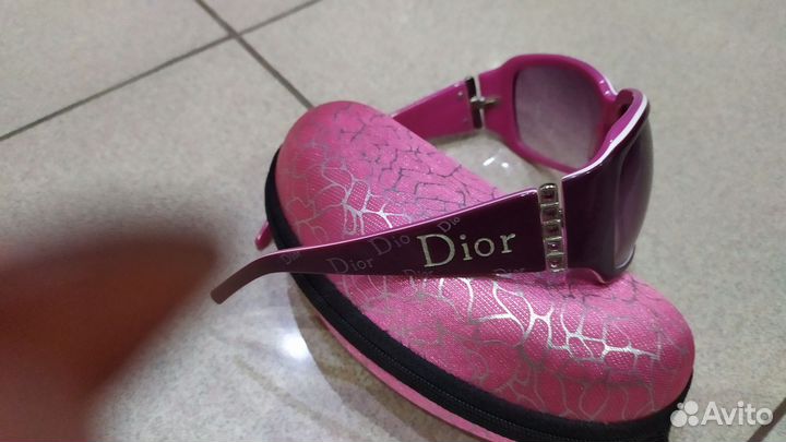 Солнцезащитные очки женские брендовые