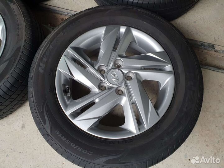 R16 Nexen N'Fera RU5 205/65, PCD 5x114.3 DIA 67.1